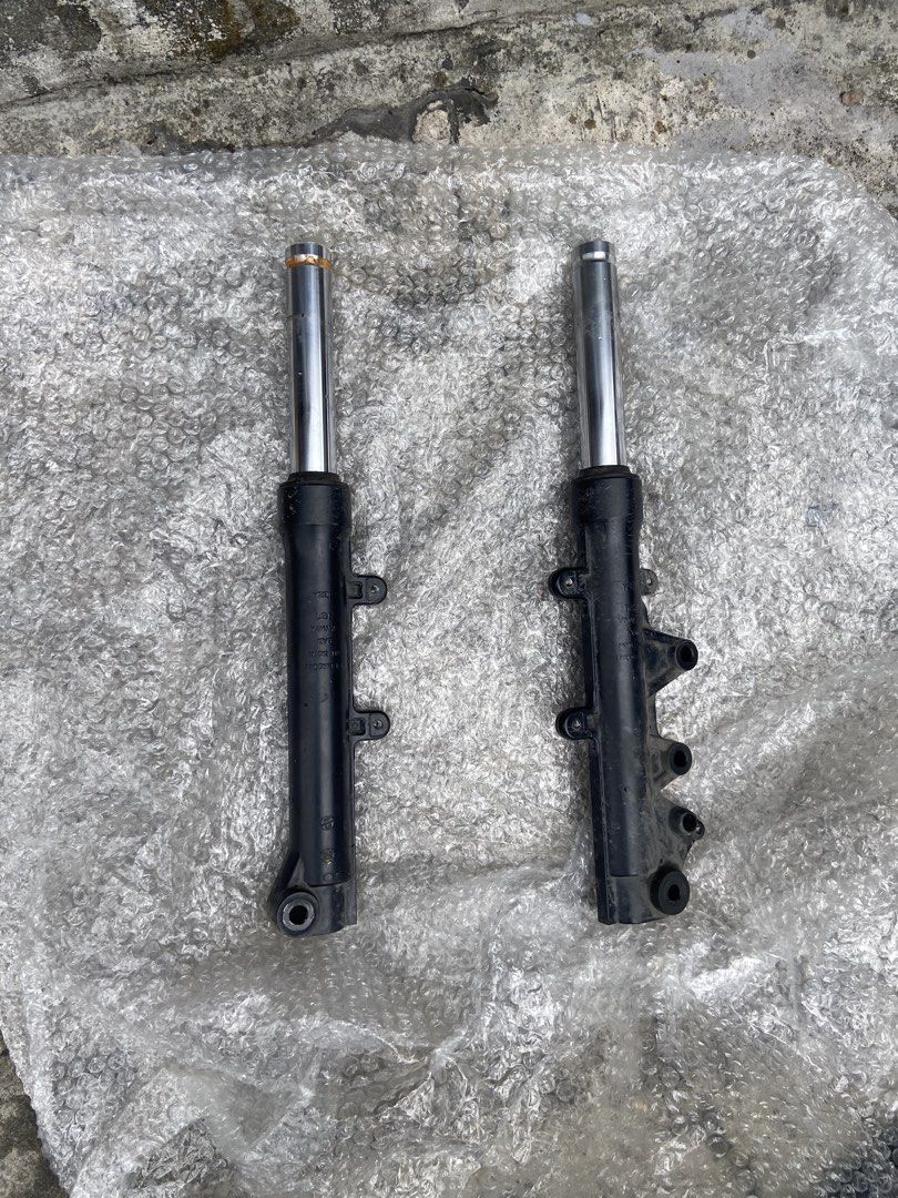 Yamaha Motorcycle Front Fork Assembly and Steering Stem (Category: Bicycles) located in Quezon City. Submitted by saintmarkkk (Listing ID 1471253681, Image 2). Description: 2k ODO used lang.. .