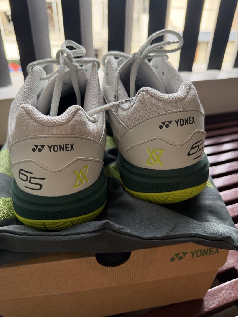 YONEZ 65ZVA (Category: Racket and Ball Sports) located in Paranaque City. Submitted by hmnogn (Listing ID 1471184208, Image 3). Description: •Selling my Yonex 65ZVA •Size 27.5 •Rfs: Decluttering •Used it only at rubber mats •Good condition with slight creases. Performance is still great and the soles are very grippy. •Negotable.
