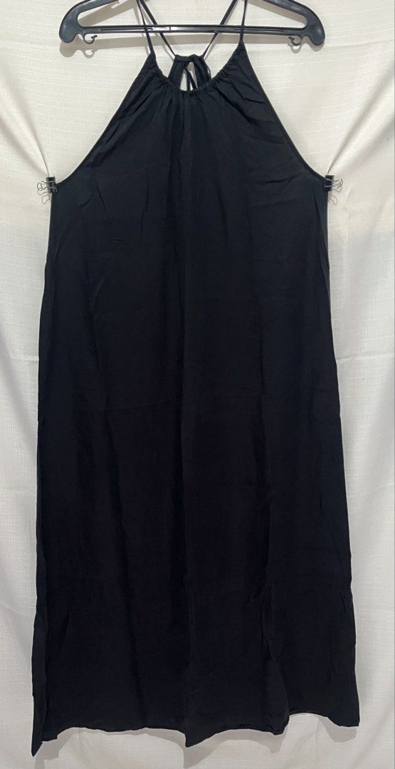 Zara black maxi dress (Category: Dresses) located in Manila. Submitted by lhieriv (Listing ID 1471122422, Image 2). Description: For sale! Zara maxi dress New with tag Large Location: Pandacan, Manila Mode of Payment: Maya, Gotyme and Unionbank Shipment c/o buyer via: Direct J&T drop off NO RUSH SHIPPING. Posted in other group and site..