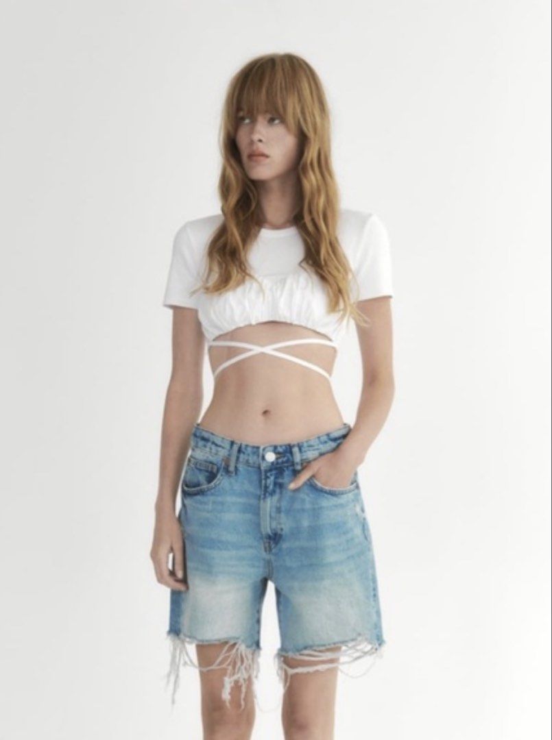 Zara Contrast Ribbed Crop Top (Category: Blouses) located in Naga. Submitted by tiindahunts (Listing ID 1471240498, Image 1). Description: From Hongkong box! Will fit S-M Chest width 18" Length 13" Laid flat.