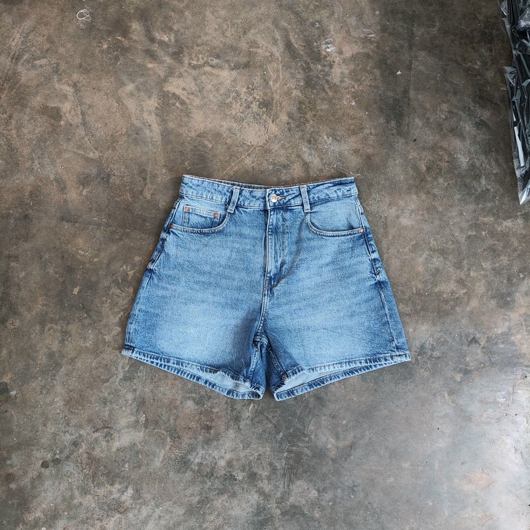 Zara Denim Shorts (various shorts) (Category: Shorts) located in Rosales. Submitted by kudoscache (Listing ID 1471272699, Image 3). Description: ZARA SHORTS AND SKIRT 449 each. all are negotiable. message me for other pics and details..