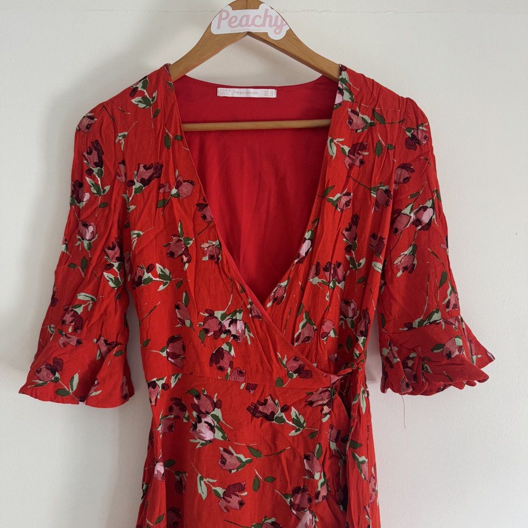 Zara dress skort (Category: Dresses) located in Manila. Submitted by apparella.ph (Listing ID 1471166857, Image 2). Description: Super pretty 😍 May shorts narin sya sa loob, wrap around style Bust:36 Waist:26 Length:31 ☑️Everything is my Own preloved / BNWT/BNWOT ☑️ not thrifted/Ukay ☑️ malukot sa picture kasi na stock sa cabinet (tinatamad mag plantsa ✌️ ) ☑️Personal items ( usually bought in US/UK/JPN ) every year po ako nag aabroad so expect 