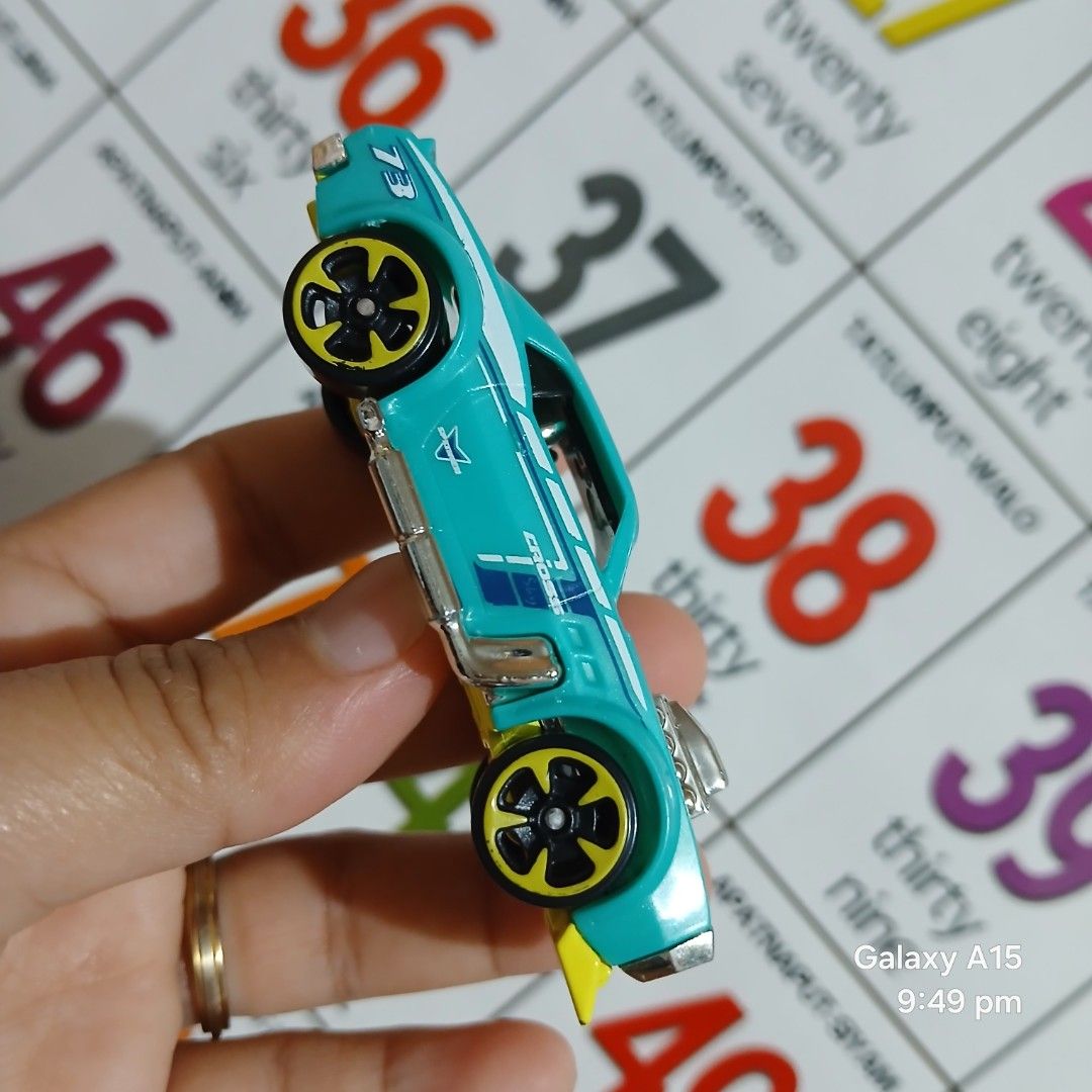 Zuru metal machine diecast (Category: Action & Battle Toys) located in Manila. Submitted by dories12d57986 (Listing ID 1471257265, Image 2). Description: UK PRELOVED TOY LIKENEW CONDITION.