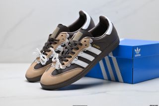 (Category: ) located in . Submitted by factory.shoes.outlet (Listing ID 1471307944, Image 1). Description: .