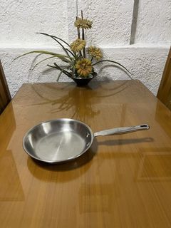 (Category: ) located in . Submitted by doublelkitchenwares (Listing ID 1471398341, Image 1). Description: .