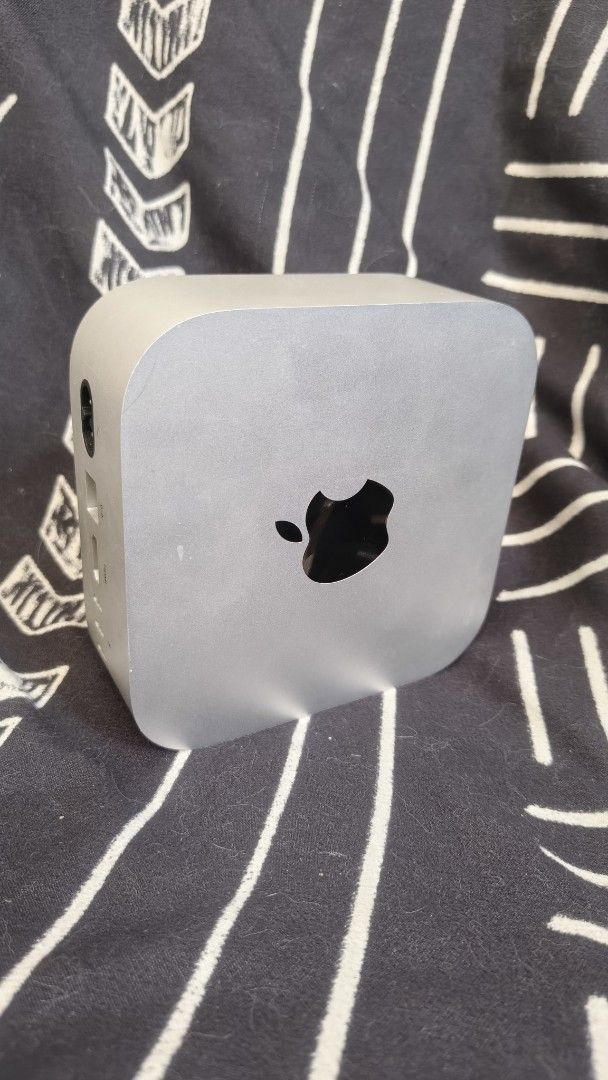 Apple Mac mini M4 24GB RAM 512GB SSD (Category: Desktops) located in Calamba. Submitted by handurawan3d (Listing ID 1471344919, Image 1). Description: - Model: Apple Mac mini with M4 chip - Memory & Storage: 24GB unified RAM and ~500GB storage - Design: Compact silver aluminum enclosure - Connectivity: Gigabit Ethernet, HDMI, and 3 Thunderbolt ports - OS: macOS (Fully functional, ready for desktop setup) issue? wala, plug and play, RFS need funds