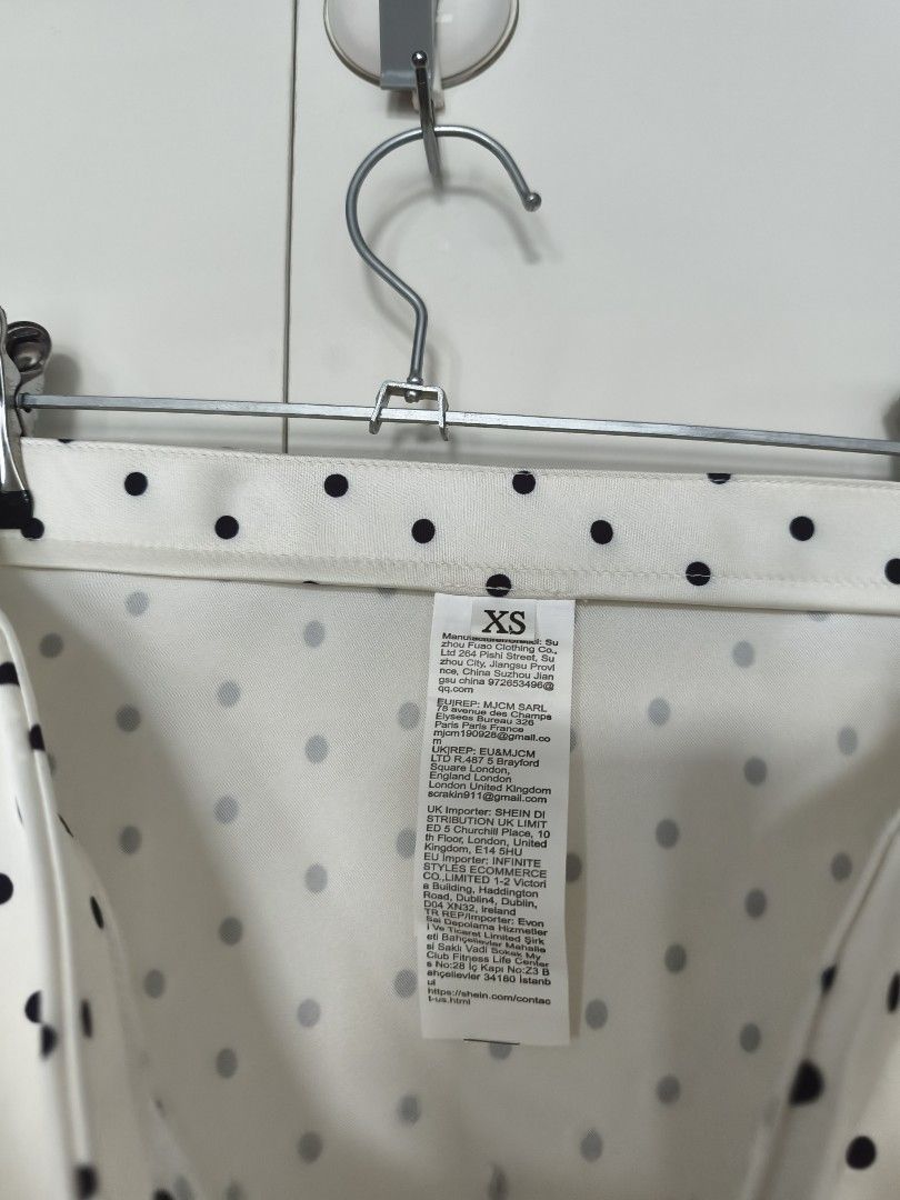 Beige Polka Dot Long Skirt (Category: Other Bottoms) located in Manila. Submitted by smilefashion08 (Listing ID 1471314438, Image 2). Description: Waist 26 Length 37.