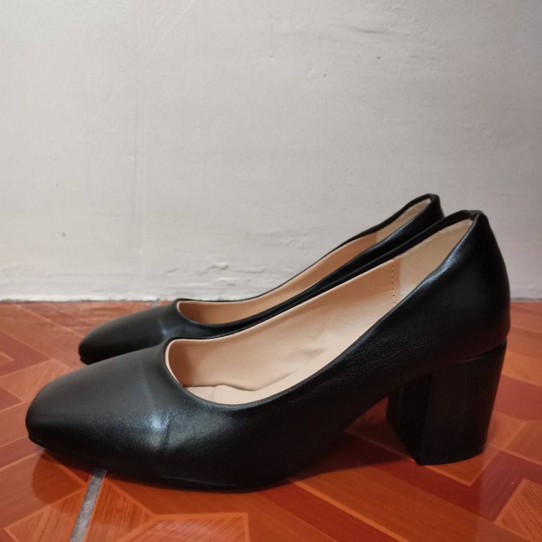 Black Square Toe Block Heels | Size 37 (Category: Heels) located in Bacoor. Submitted by bloomingpetals (Listing ID 1471368156, Image 2). Description: Sale for ₱200 •Style: Trendy square toe black block heels •Size: 37 •Heel Height: 2 inches •Condition: Worn 1-2x only, clean insides, includes original white shoebox •Comfort: Chunky heel design •Flaws: One minor scuff on the left heel (captured in close-up photo) RFS: No longer using..