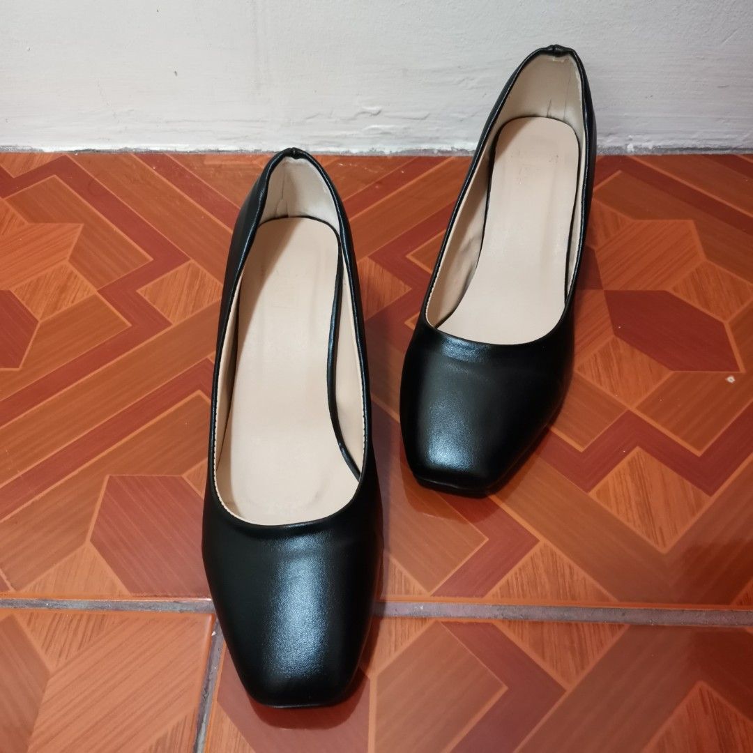 Black Square Toe Block Heels | Size 37 (Category: Heels) located in Bacoor. Submitted by bloomingpetals (Listing ID 1471368156, Image 1). Description: Sale for ₱200 •Style: Trendy square toe black block heels •Size: 37 •Heel Height: 2 inches •Condition: Worn 1-2x only, clean insides, includes original white shoebox •Comfort: Chunky heel design •Flaws: One minor scuff on the left heel (captured in close-up photo) RFS: No longer using..