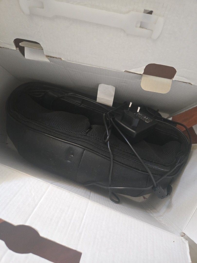 Breo 3D Neck Shoulder Massager with Heat (Category: Massage Devices) located in Pasig City. Submitted by izzy0202 (Listing ID 1471307052, Image 2). Description: - Brand: Breo - Condition: Brand new, unopened, and still sealed in original packaging - Features: 3D deep-kneading massage nodes with soothing heat function - Design: Integrated control buttons conveniently located on the strap - Perfect for: Relieving sore muscles in the neck and should