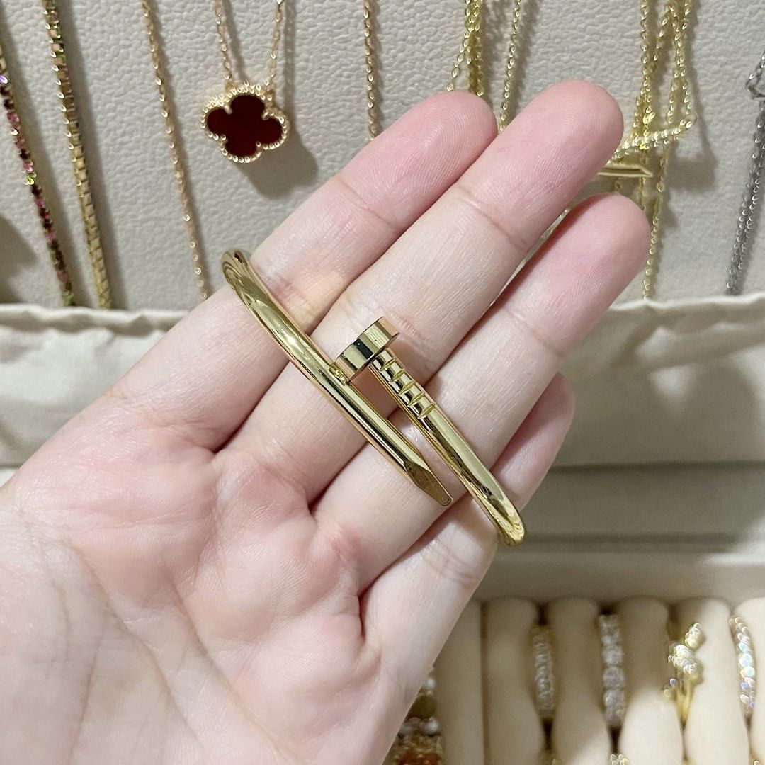 CARTIER NAIL GOLD BANGLE (Category: Bracelets) located in Talavera. Submitted by curatedbykhy (Listing ID 1471263871, Image 1). Description: can fit 15-16cm with cartier marking pale yellow gold (not yellowish color).