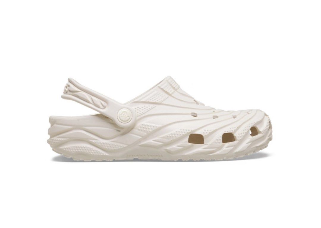 Crocs erosion clog UNISEX (Category: Slippers & Slides) located in Cainta. Submitted by j.c.v_68 (Listing ID 1471395234, Image 2). Description: 100% original/authentic 💯 Comes with tags, plastic & eco bag *pre-order Sizes: 6/7/8/9/10/11/12/13 men & 8/9/10/11/12 women Color: summit white.