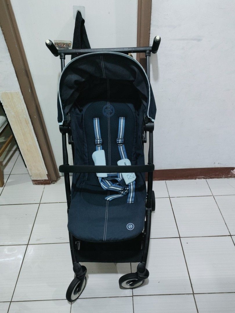 Cybex libelle stroller cabin approved lightweight and compact (Category: Strollers) located in Manila. Submitted by rarequeen.22 (Listing ID 1471403171, Image 3). Description: For sale❗ CYBEX LIBELLE with front bar and bag compact lightweight travel stroller same as GB pockit all city preloved CABIN APPROVED✈️ With extendable legrest Open for pickup Open for VC Jnt sa malayo Loc🏠 pk2 General trias Cavite.