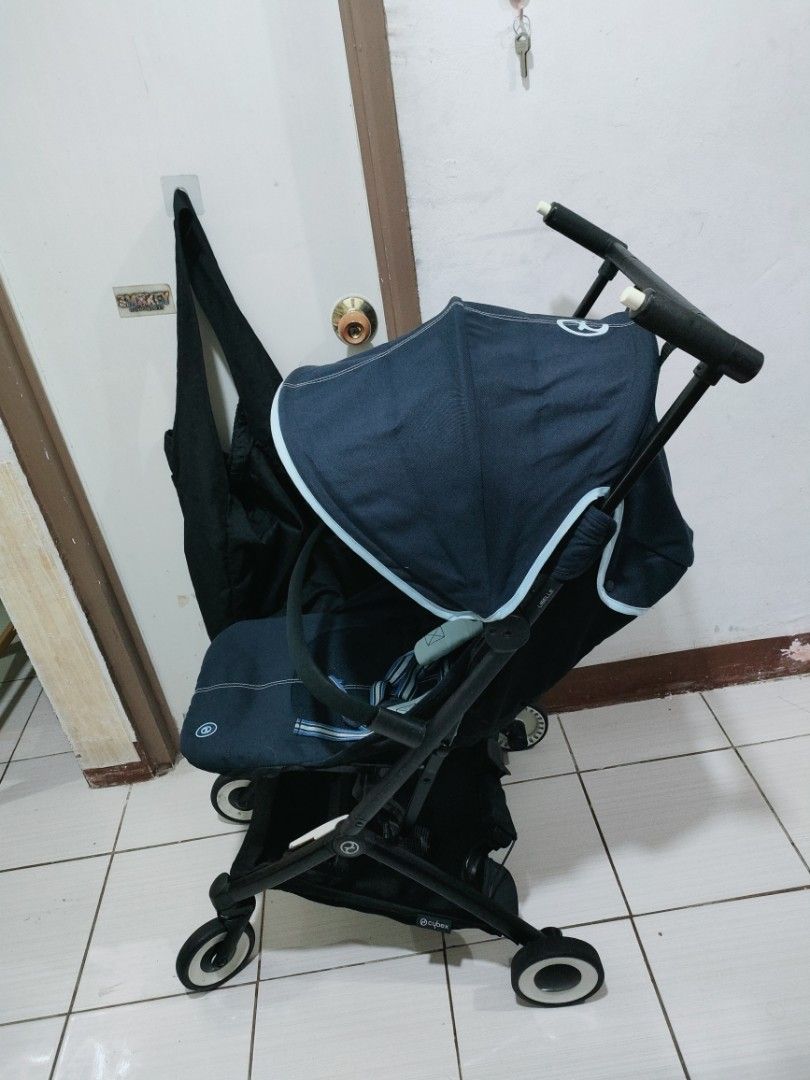Cybex libelle stroller cabin approved lightweight and compact (Category: Strollers) located in Manila. Submitted by rarequeen.22 (Listing ID 1471403171, Image 2). Description: For sale❗ CYBEX LIBELLE with front bar and bag compact lightweight travel stroller same as GB pockit all city preloved CABIN APPROVED✈️ With extendable legrest Open for pickup Open for VC Jnt sa malayo Loc🏠 pk2 General trias Cavite.