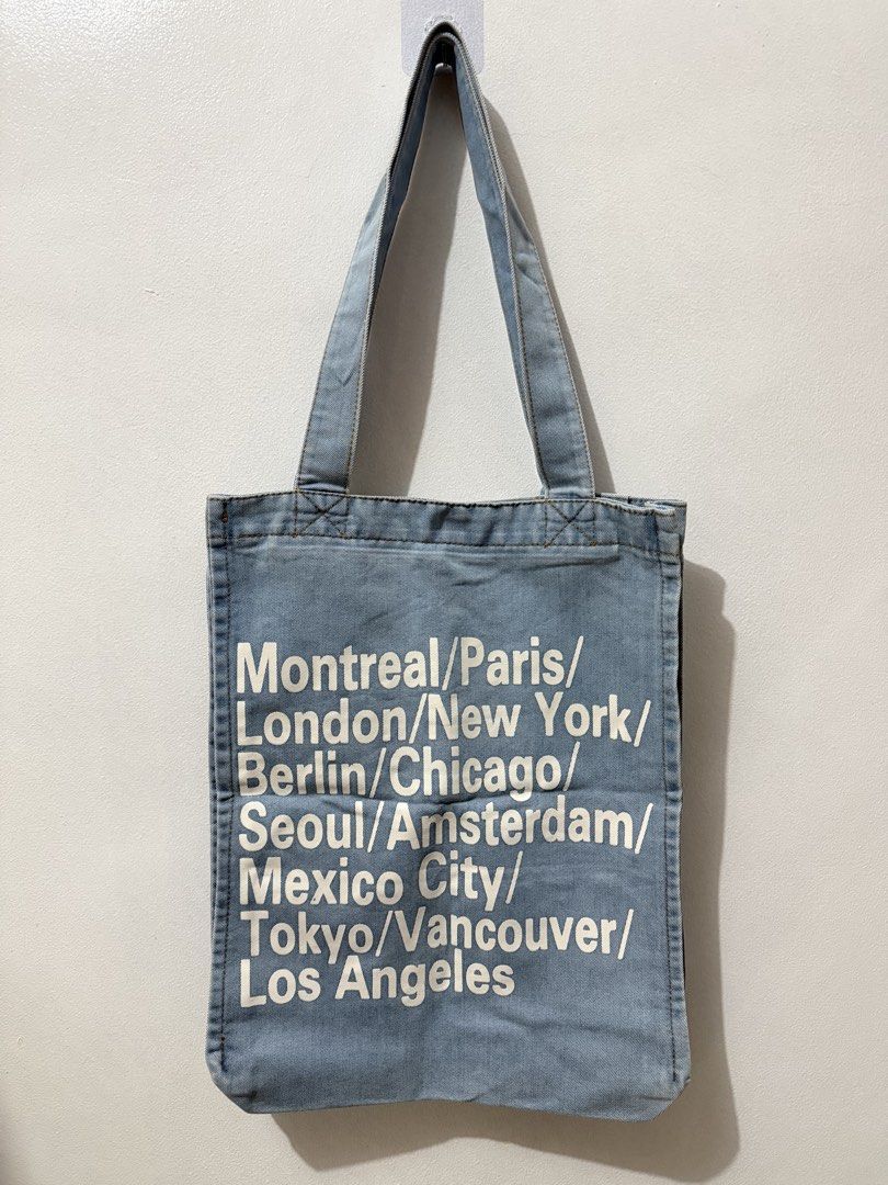 Denim Tote Bag (Category: Tote Bags) located in Pasig City. Submitted by yoroshikuonegaishimasu (Listing ID 1471391279, Image 1). Description: Light wash denim tote bag Zipper closure but missing puller (jacket type) Open slip pocket Size: Height: 15.5 in Length: 13 in Width: 1.5 in Payment first via GCash or Paymaya only No Meet-up/COD/COP/Rider Abono No return, exchange or refund Delivery: Grab or Lalamove J&T (during weekend only) Location: Pa