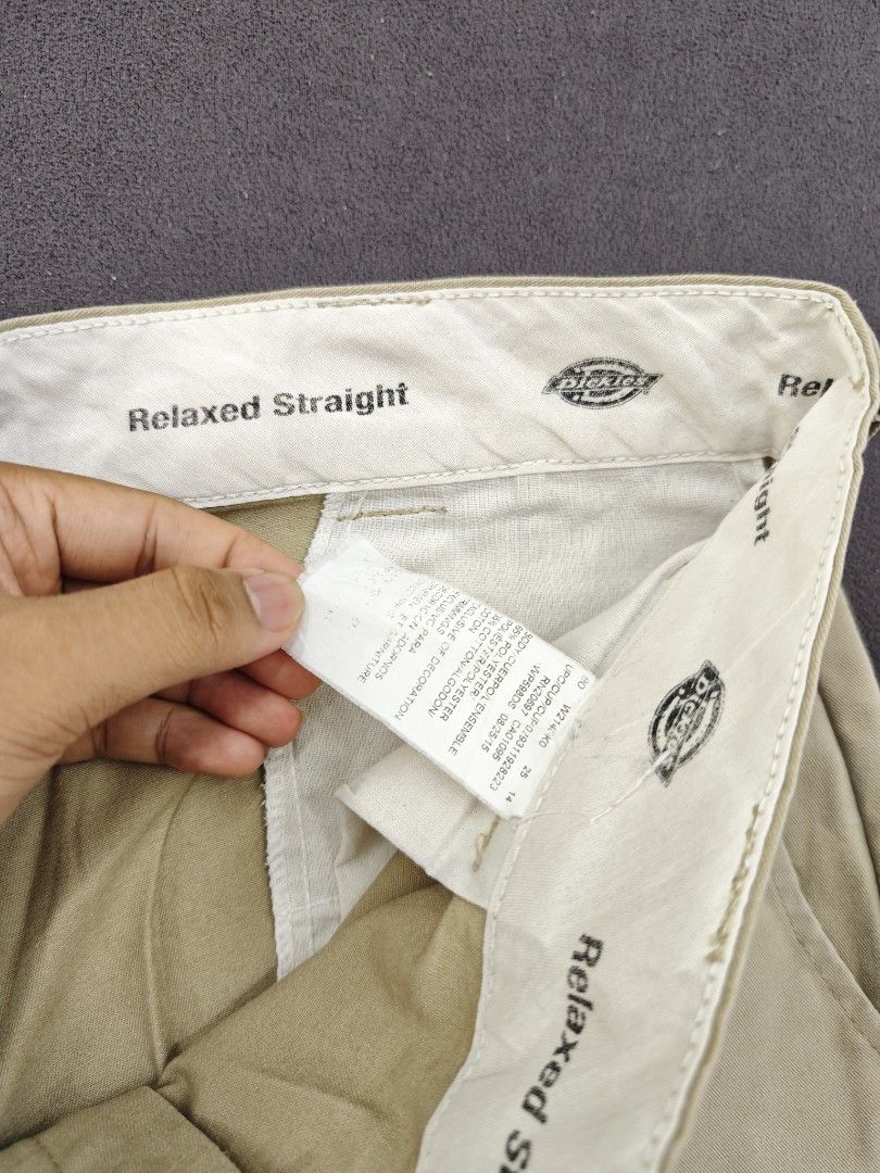 Dickies Relaxed Straight Cargo Pants Khaki (Category: Trousers) located in Bulacan. Submitted by pzj_thrift (Listing ID 1471351207, Image 3). Description: L 42 W 37 leg opening 10 condition 9/10 color rate 9/10 issue no logo/ need wash.
