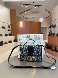 (Category: ) located in . Submitted by kristal_luxury (Listing ID 1471396110, Image 1). Description: .