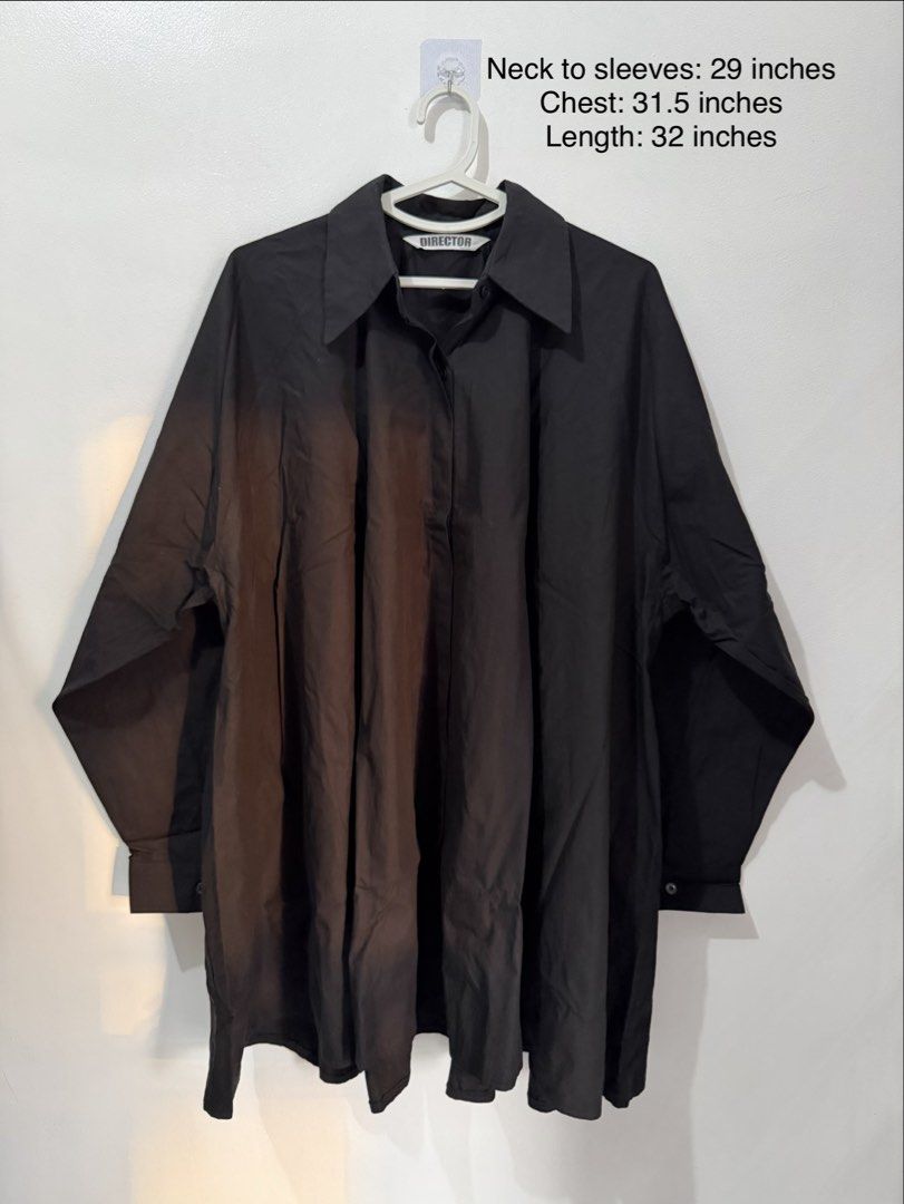 Director Black Long Sleeve Button-Down Shirt (Category: Longsleeves) located in Pasig City. Submitted by yoroshikuonegaishimasu (Listing ID 1471337841, Image 1). Description: Oversized with pointed collar and buttoned cuffs Payment first via GCash or Paymaya only No Meet-up/COD/COP/Rider Abono No return, exchange or refund Delivery: Grab or Lalamove J&T (during weekend only) Location: Pasig.