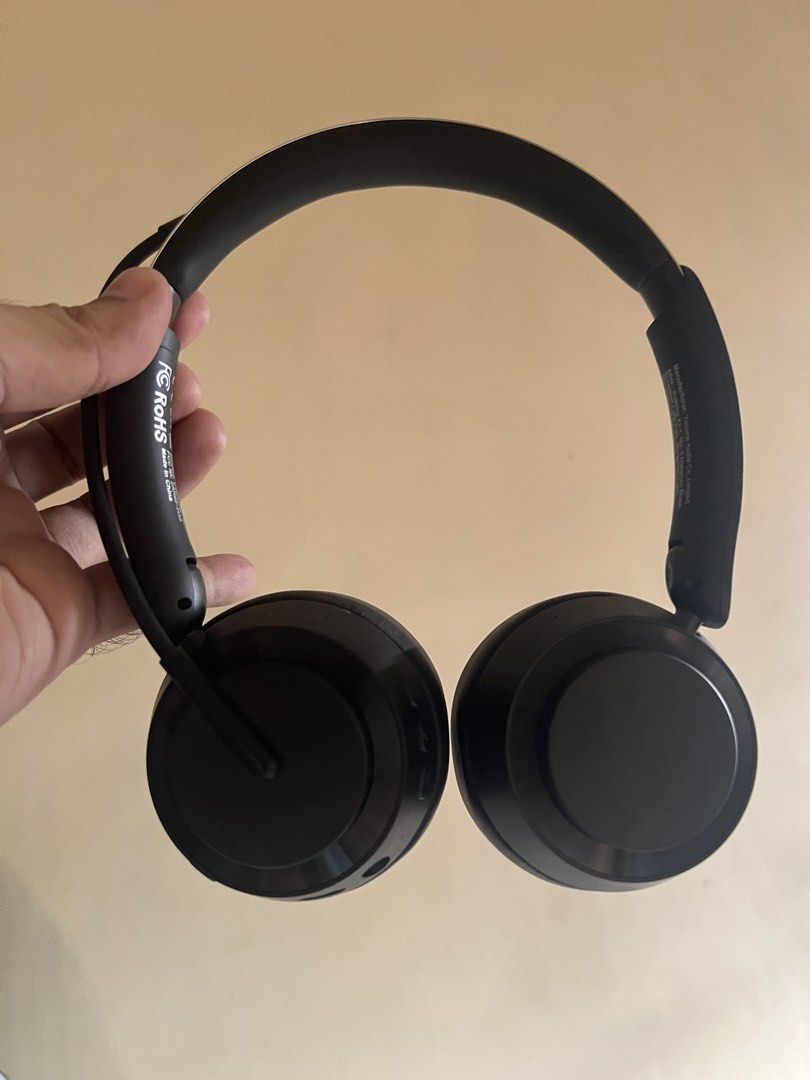 EKSA Telecom H35 Wireless Headset (Category: Headphones & Headsets) located in Pasig City. Submitted by lucky.avalonchanel (Listing ID 1471365165, Image 1). Description: - Brand: EKSA Telecom H35 Wireless Headset - Color: Sleek black design with comfortable on-ear pads - Connectivity: Reliable wireless Bluetooth connection - Features: Adjustable microphone boom for crystal-clear calls - Ideal Use: Perfect for remote work, virtual meetings, and ga