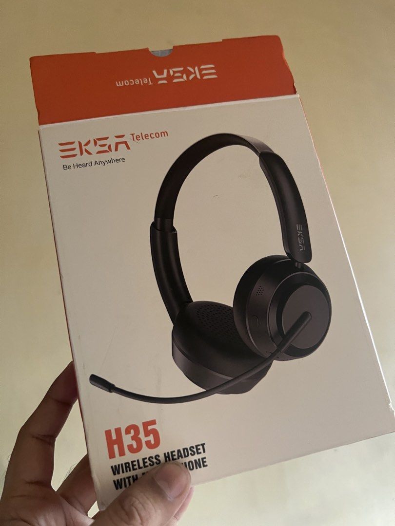 EKSA Telecom H35 Wireless Headset (Category: Headphones & Headsets) located in Pasig City. Submitted by lucky.avalonchanel (Listing ID 1471365165, Image 3). Description: - Brand: EKSA Telecom H35 Wireless Headset - Color: Sleek black design with comfortable on-ear pads - Connectivity: Reliable wireless Bluetooth connection - Features: Adjustable microphone boom for crystal-clear calls - Ideal Use: Perfect for remote work, virtual meetings, and ga