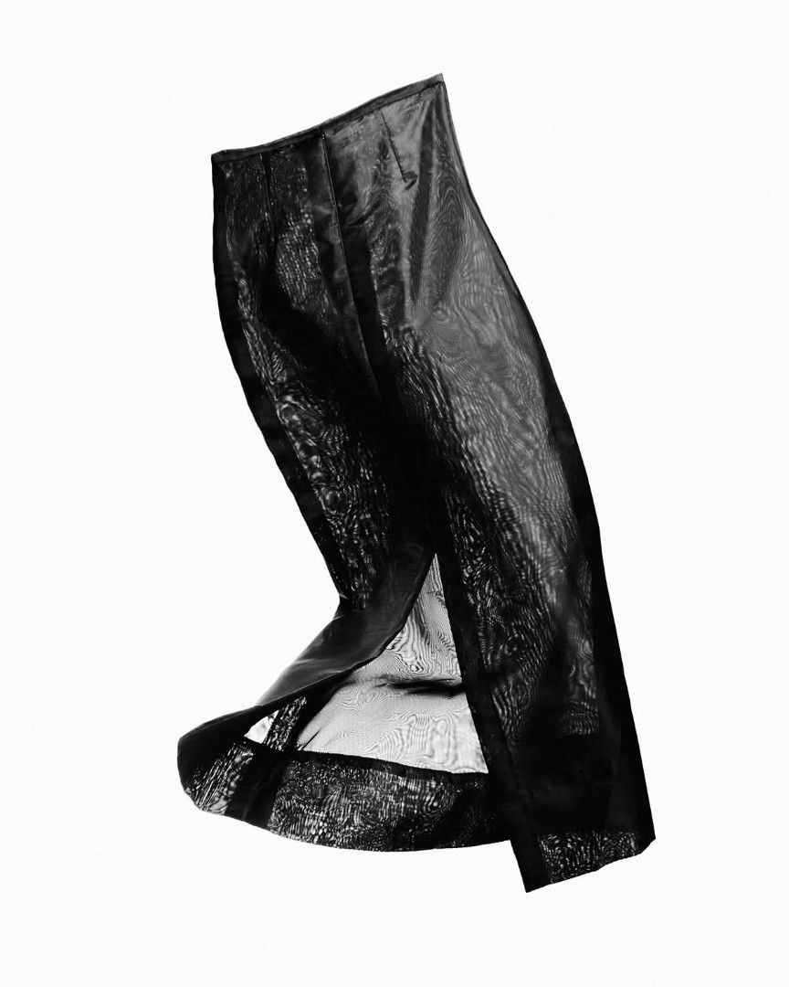 Esme Skirt Small (Category: Skirts) located in Makati City. Submitted by akirha_27 (Listing ID 1470890090, Image 3). Description: .