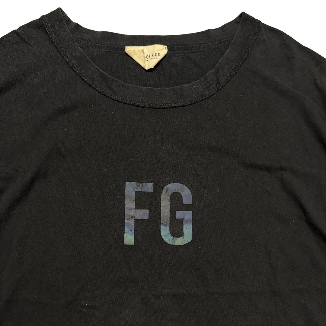 Fear of God Black Tee (Category: Tshirts & Polo Shirts ) located in Roxas City. Submitted by dailydrops.5800 (Listing ID 1471435911, Image 2). Description: Fear of God Black Tee Size: Large Measurements are in Inches Width: 22 Length: 27 Issue: Signs of Usage Price: 250 + Shipping Fee Feel free to DM us if you have questions.😉 for more contact info see last slide.