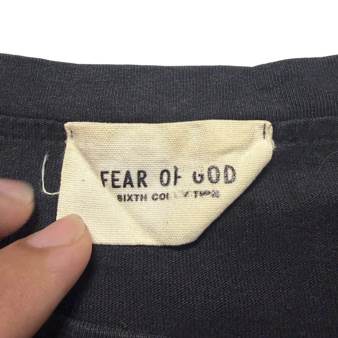 Fear of God Black Tee (Category: Tshirts & Polo Shirts ) located in Roxas City. Submitted by dailydrops.5800 (Listing ID 1471435911, Image 3). Description: Fear of God Black Tee Size: Large Measurements are in Inches Width: 22 Length: 27 Issue: Signs of Usage Price: 250 + Shipping Fee Feel free to DM us if you have questions.😉 for more contact info see last slide.