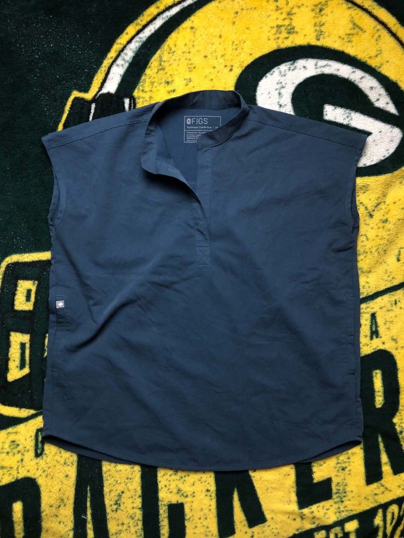 Figs Technical scrub Rafaela Sleeves V Top (Category: Others Tops) located in Manila. Submitted by wildowl_054d35 (Listing ID 1471317944, Image 1). Description: size xl excellent condition no flaws legit and authentic.