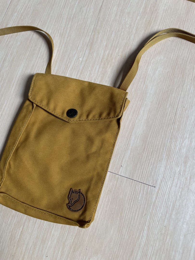 Fjallraven Pocket shoulder bag (Category: Activewear) located in Taguig. Submitted by _curatedfits (Listing ID 1471374928, Image 2). Description: Fjallraven Pocket shoulder bag No flaws Just need wash - 800 Dm! .