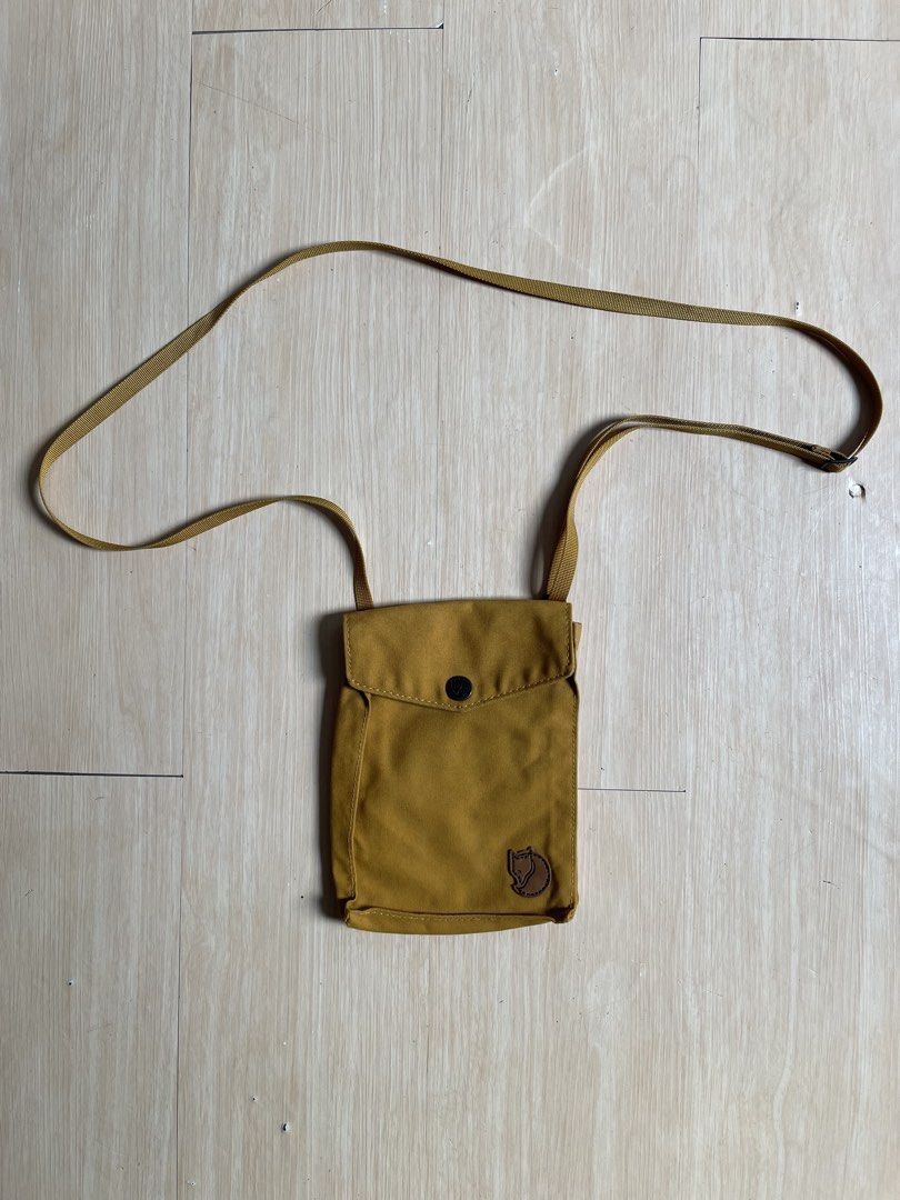 Fjallraven Pocket shoulder bag (Category: Activewear) located in Taguig. Submitted by _curatedfits (Listing ID 1471374928, Image 1). Description: Fjallraven Pocket shoulder bag No flaws Just need wash - 800 Dm! .