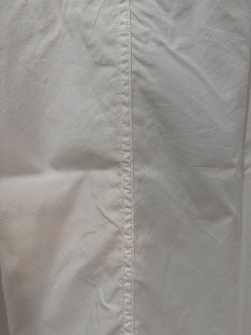 FRAMEWORK White Long Sleeve Button Down Shirt (Category: Tshirts & Polo Shirts ) located in Pasig City. Submitted by yoroshikuonegaishimasu (Listing ID 1471337840, Image 3). Description: Payment first via GCash or Paymaya only No Meet-up/COD/COP/Rider Abono No return, exchange or refund Delivery: Grab or Lalamove J&T (during weekend only) Location: Pasig.