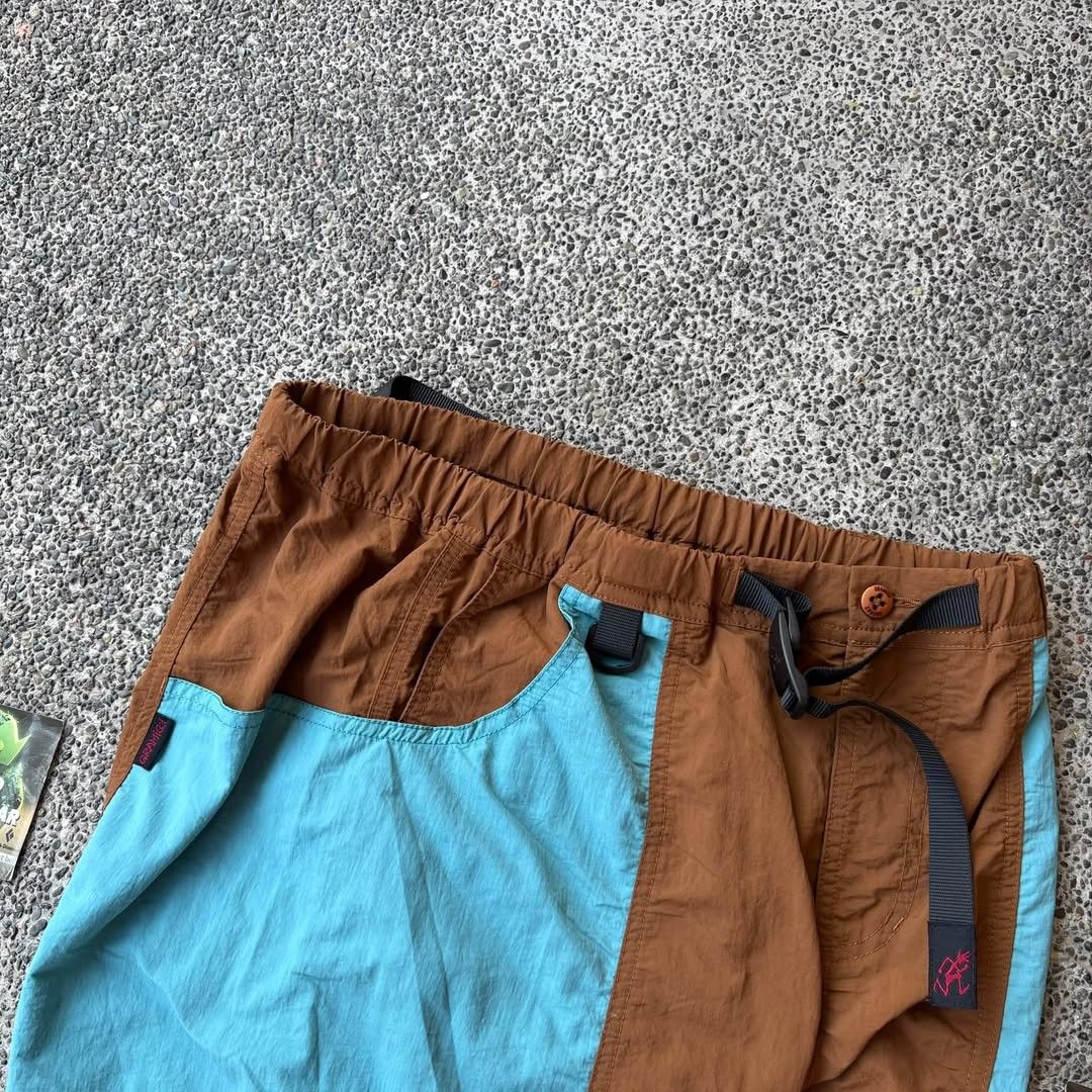 Gramicci Shell Gear Shorts Men’s (Category: Shorts) located in Caloocan City. Submitted by rjlthrifts (Listing ID 1471297553, Image 3). Description: Gramicci Shell Gear Shorts Men’s designed for unrestricted mobility and maximum utility, combining traditional rock-climbing functionality with modern amphibious performance. Excellent Condition Color Rate 10/10 M on tag 30 - 32 Waist line 18.5 Length No Issue. Price. 1,480 Loc. South Caloocan Courie