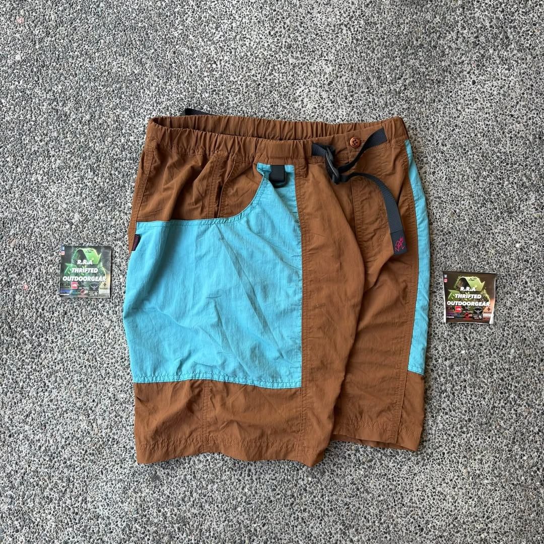 Gramicci Shell Gear Shorts Men’s (Category: Shorts) located in Caloocan City. Submitted by rjlthrifts (Listing ID 1471297553, Image 1). Description: Gramicci Shell Gear Shorts Men’s designed for unrestricted mobility and maximum utility, combining traditional rock-climbing functionality with modern amphibious performance. Excellent Condition Color Rate 10/10 M on tag 30 - 32 Waist line 18.5 Length No Issue. Price. 1,480 Loc. South Caloocan Courie