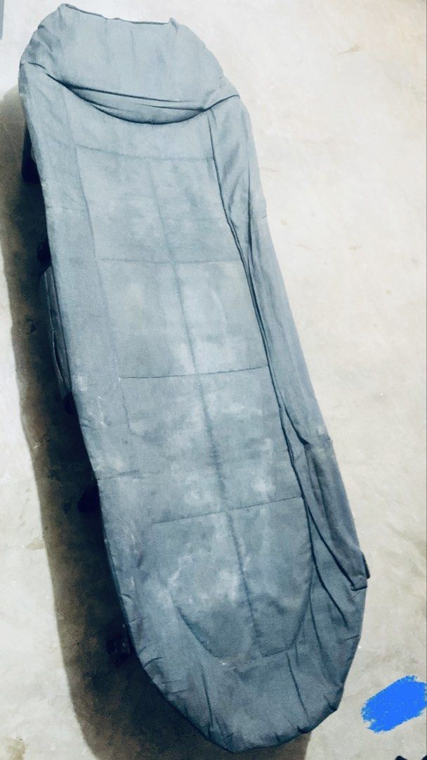 Heavy Duty Portable Folding Bed with Mattress (Category: Bed Frames & Mattresses) located in Quezon City. Submitted by charitoo369 (Listing ID 1471297769, Image 2). Description: - Color: Gray - Size: 205cm x 65cm (fully set up) - Includes a comfortable padded mattress top - Convenient side storage pocket for essentials - Sturdy metal frame construction - Portable and folds up compact for easy storage and travel Matibay foldable nalagyan lang ng n