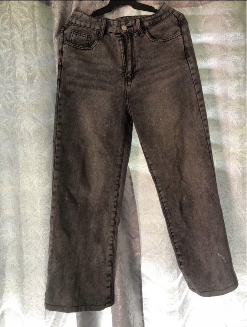 high waisted jeans grey (Category: Jeans) located in Cebu City. Submitted by melanelle5 (Listing ID 1471349264, Image 1). Description: - Dark grey wash denim jeans - has paint marks -for heights around 4’11 -Delivery: Maxim -Payment: Gcash/Maribank -Cebu.
