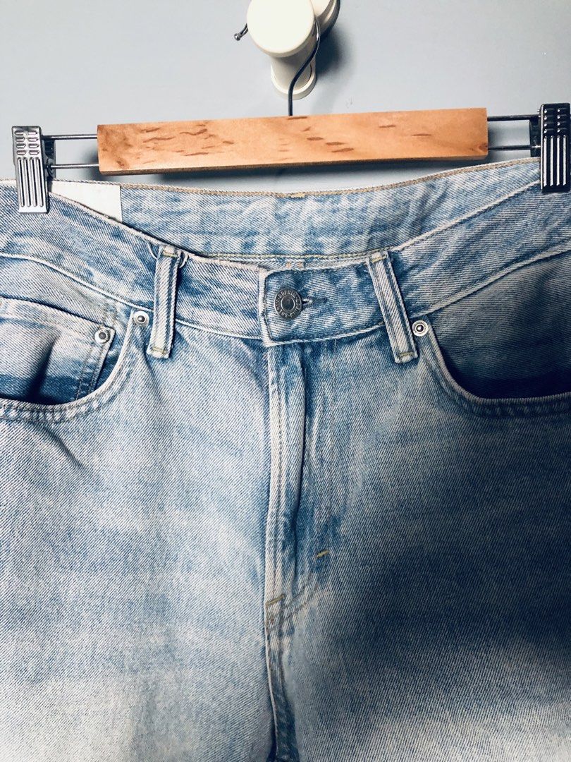 H&M (Category: Activewear) located in Manila. Submitted by quickhorse.2dcfa5 (Listing ID 1471312650, Image 3). Description: H&M Loose pants W: 34 L: 40 Thigh: 11.5 Leg hole: 9 Mine: ₱500 (auto yours) Plus shipping Payment first Color rate 9.8/10 Condition 9.8/10 Issue ❌ DISCLAIMER: Jm Archives sells preloved/secondhand clothing. We are not associated nor affiliated with any brand that we sell. All trademarks are the property of their respective o