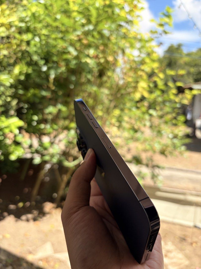 Iphone 14 Pro Max 128Gb No issues (Category: iPhone 14 Series) located in Malolos. Submitted by wendellari51244 (Listing ID 1471361278, Image 3). Description: Iphone 14 Pro Max for sale 128GB Factory Unlocked 76% Orig Batt Health. Super kunat parin 98-99% Smooth Hindi faded ang body na common sa deep purple Minimal micro scratches sa screen. Barely visible No dents. Never nabagsak No issues No issues No issues No repair history No replacement par