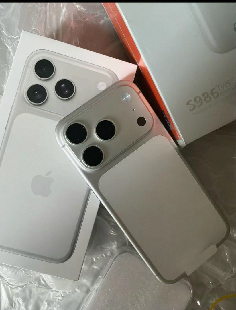 Iphone 17 Pro Max in Silver (Category: iPhone 17 Series) located in Pasig City. Submitted by yangstudios (Listing ID 1471453481, Image 1). Description: !! not apple - from Singapore - 256gb with dual sim no issues - 100% battery health - A19 pro chip - comes with the box, charging cord friend bought this when he lost his iphone. found it a couple of days later .