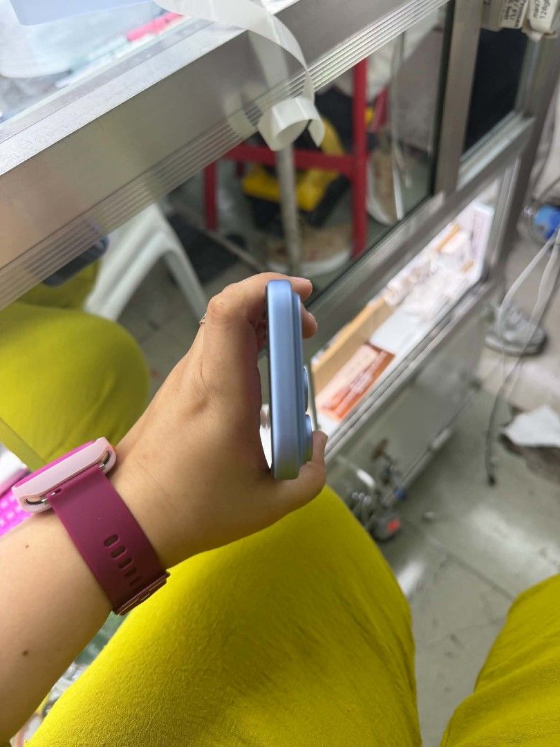 Iphone 18 Pro 256gb 100bh FU No issue (Category: iPhone 18 Series) located in San Juan City. Submitted by keannagadgetph (Listing ID 1471318889, Image 2). Description: Available for today's. IPhone 18pro 256gb 100% bh Factory unlock Makinis Free case temp and box hk approved Accepting swap / Trade in / installment / walk in For fast transaction 09777177470 look for alyanna Fb page : javeds gadget shop.