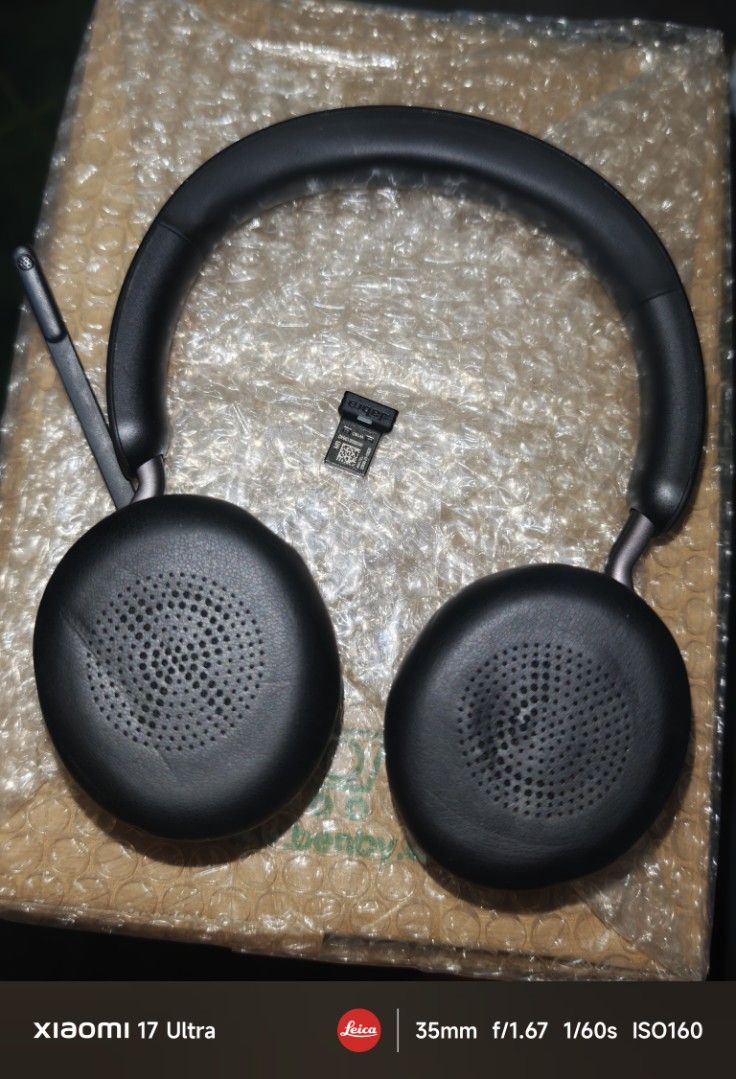 Jabra Evolve 2 65 Wireless Bluetooth Headphones with dongle (Category: Headphones & Headsets) located in Manila. Submitted by simonchkies (Listing ID 1471299541, Image 2). Description: Selling this Jabra Evolve 2 65 Wireless Bluetooth headphones with USB dongle. Best for MS Teams and Zoom Meetings. 85% smooth, may mga dents and ung earpads, check pics. all working, unit and usb dongle only. Type C charging siya. Meetups qt Bulacan, Trinoma, Cubao