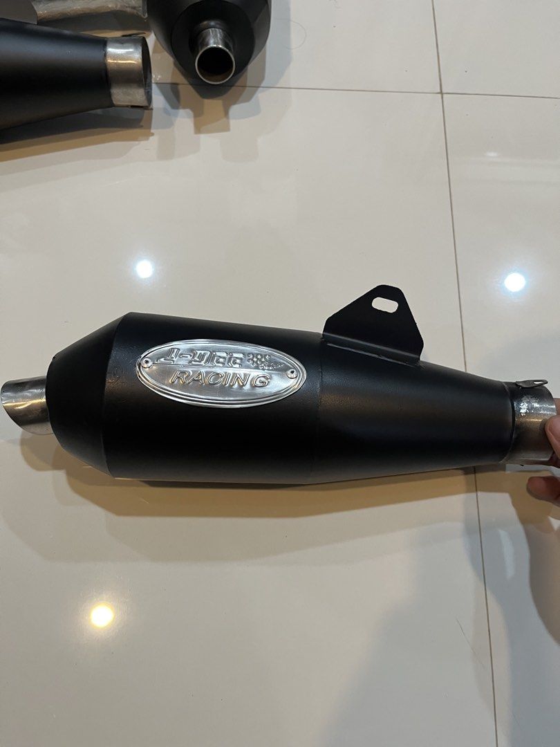 JDEE SHORTY CANISTER FOR UNDERBONE GP TYPE (Category: Mufflers, Exhaust Parts & Accessories) located in Consolacion. Submitted by kent_cyrus (Listing ID 1471316622, Image 2). Description: JDEE GP SHORTY CANISTER RAIDER, SNIPER, WINNER X (onhand) with Silencer 51mm tip 38mm tip 32mm tip.