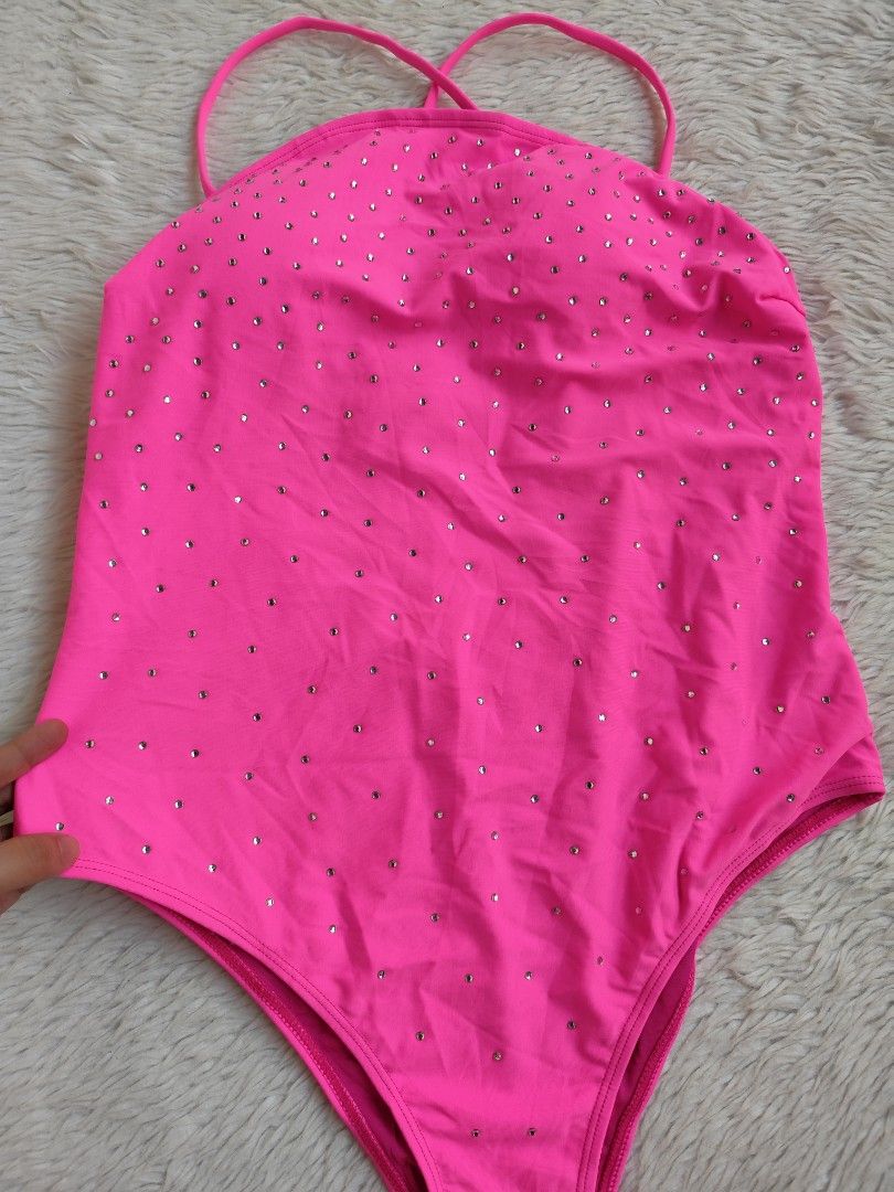 (L) One Piece Swimsuit (Category: Bikinis & Swimsuits) located in Paranaque City. Submitted by tanz2014 (Listing ID 1471386555, Image 2). Description: 🌻Like New🌻 🌼Brand: No Tag ➡️Padded 🌸Size: Large 💸Mine: P250 🔺All Items are PRELOVED in good condition. 🔺Please do manage your expectations. 🔺WASH before USE‼️ 🔺BUY at your own RISK‼️ ❌NO RETURN, NO EXCHANGE POLICY❌ 🚫BOGUS BUYER/JOY RESERVER will be posted in every groups....