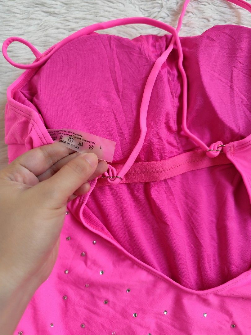 (L) One Piece Swimsuit (Category: Bikinis & Swimsuits) located in Paranaque City. Submitted by tanz2014 (Listing ID 1471386555, Image 3). Description: 🌻Like New🌻 🌼Brand: No Tag ➡️Padded 🌸Size: Large 💸Mine: P250 🔺All Items are PRELOVED in good condition. 🔺Please do manage your expectations. 🔺WASH before USE‼️ 🔺BUY at your own RISK‼️ ❌NO RETURN, NO EXCHANGE POLICY❌ 🚫BOGUS BUYER/JOY RESERVER will be posted in every groups....
