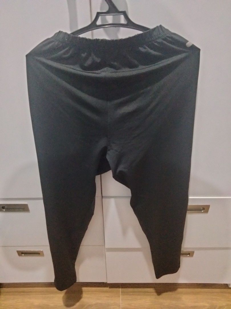 Leggings (Category: Activewear) located in Taguig. Submitted by charliejak79601 (Listing ID 1471359718, Image 3). Description: PM IF YOU'RE INTERESTED ❗2nd Hand Leggings❗ ❗₱750❗ ❗Location: Taguig❗ ❗ Payment First (Gcash) Thru Lalamove ❗ Color ; Black Size : LARGE No issues .