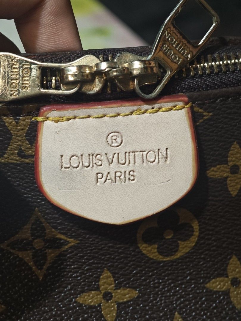 Louis Vuitton (Category: Luxury Bags & Wallets) located in Calauag. Submitted by cou1_h (Listing ID 1471313387, Image 2). Description: Issue no sling the rest all goods.