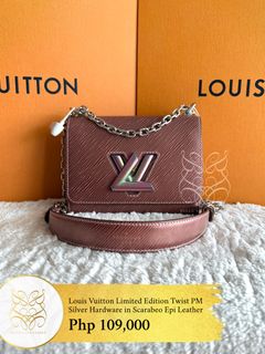 (Category: ) located in . Submitted by belles_lux_closet (Listing ID 1471429577, Image 1). Description: .