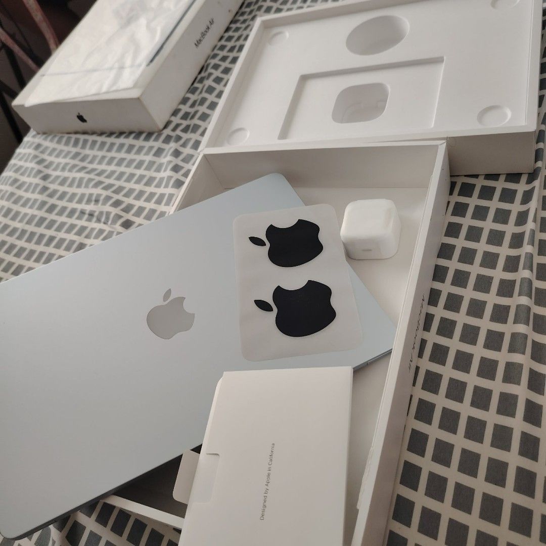 MACBOOK AIR M5 24/1TB (Category: Other Gadgets) located in Manila. Submitted by chechebalb55440 (Listing ID 1471304323, Image 2). Description: GOOD AS NEW .MACBOOK AIR M5 24/1Tb.