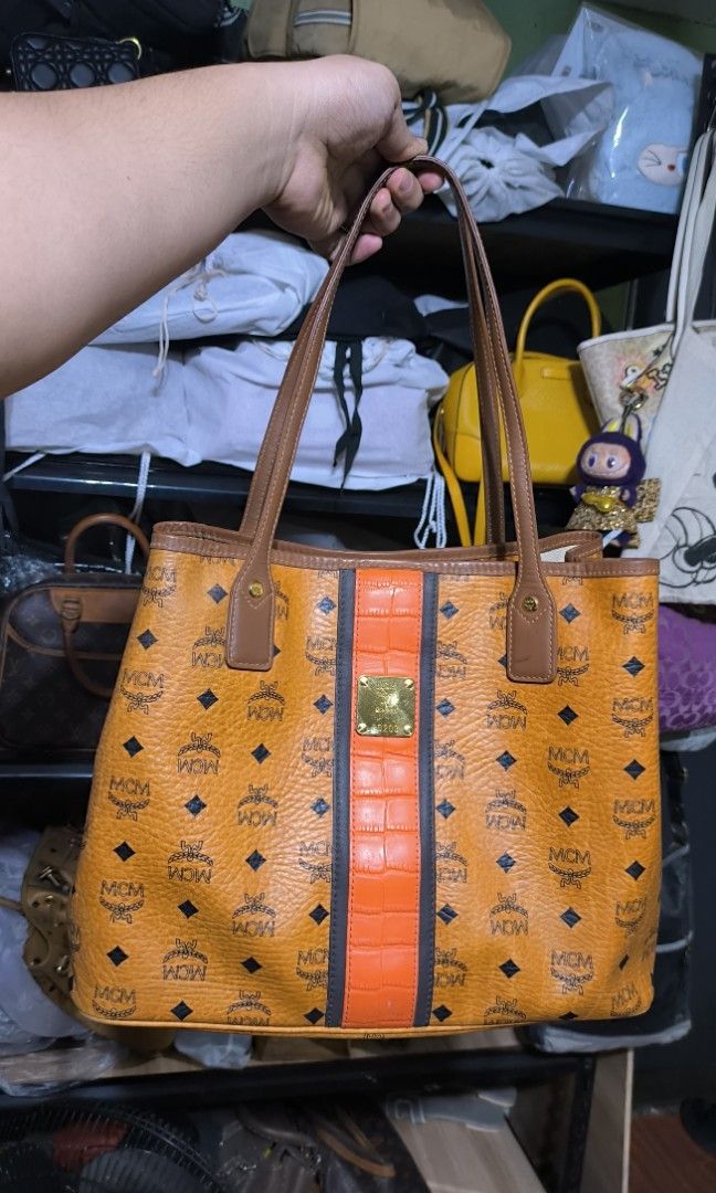 MCM Cognac Tote Bag (Category: Tote Bags) located in Quezon City. Submitted by 88bagelya_ni_rhen88 (Listing ID 1471059957, Image 3). Description: .