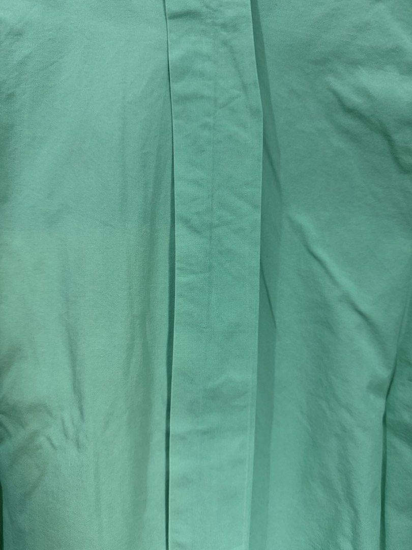 Mint green button-down long sleeve shirt (Category: Longsleeves) located in Pasig City. Submitted by yoroshikuonegaishimasu (Listing ID 1471337847, Image 3). Description: Payment first via GCash or Paymaya only No Meet-up/COD/COP/Rider Abono No return, exchange or refund Delivery: Grab or Lalamove J&T (during weekend only) Location: Pasig.