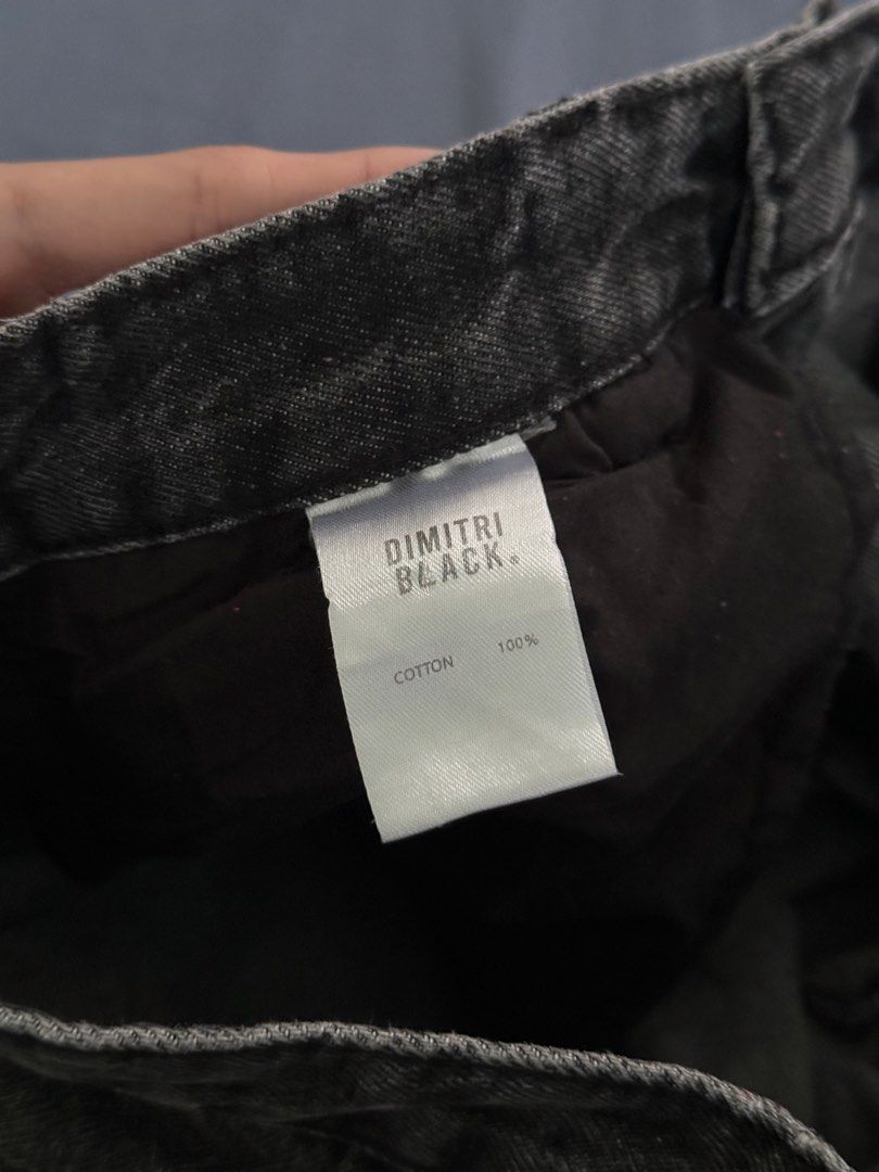 musinsa dmitri black cargo pants (Category: Jeans) located in Mandaluyong City. Submitted by annyeong07_ (Listing ID 1471342675, Image 3). Description: bought from musinsa korea.